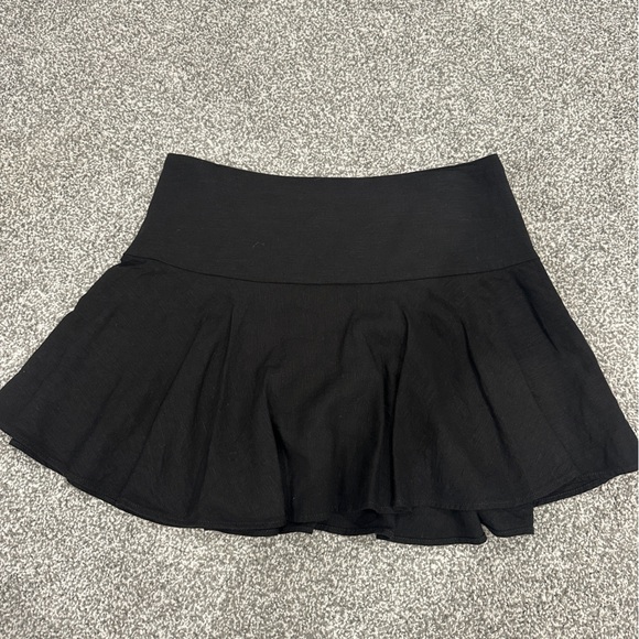 H&M Black Flared Skirt - Picture 1 of 2